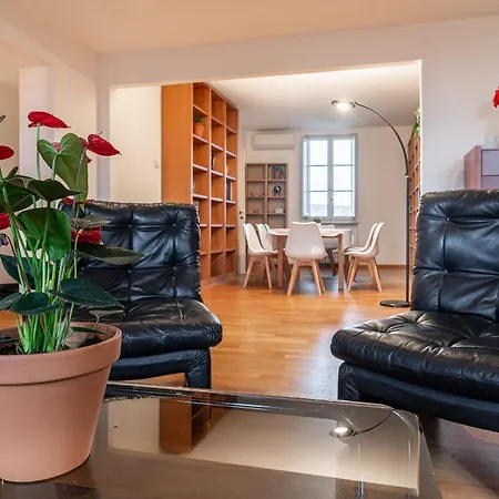 Сasa de vacaciones Chica's Luxury Loft *